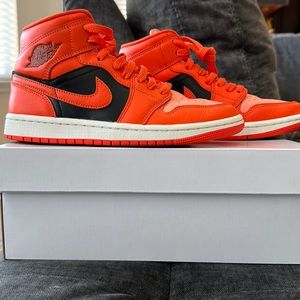 Women’s Air Jordan 1 MID